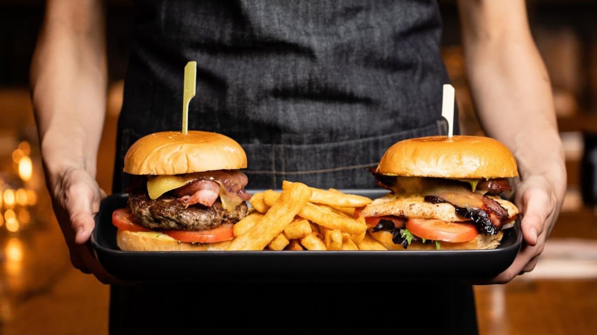 Día Mundial de la Hamburguesa 2026: dónde conseguir 2x1, descuentos del 30% y promociones en Buenos Aires