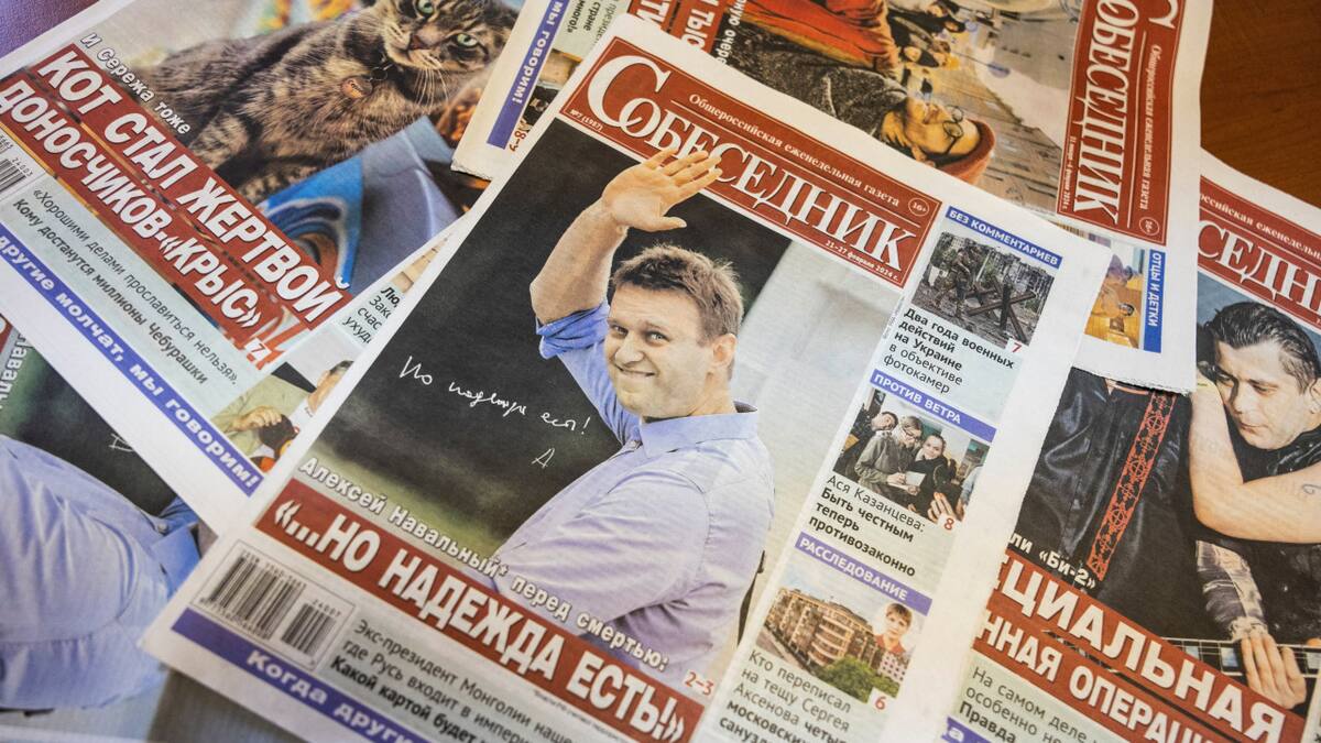 Diario ruso Sobesednik con la imagen de Alexei Navalny.