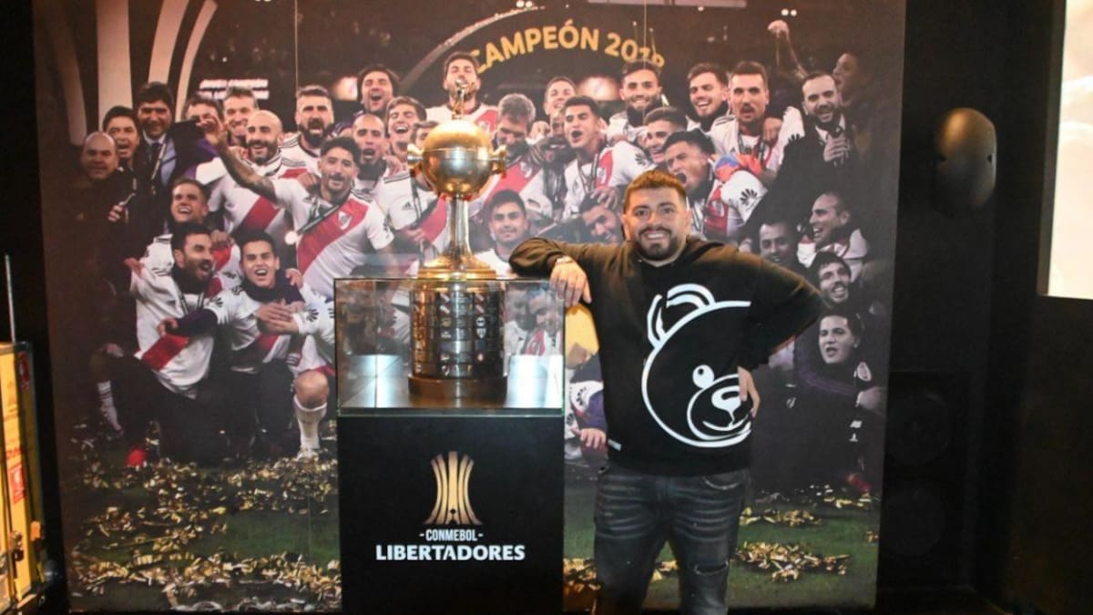 Diego Maradona Jr en la cancha de River. Foto: NA.