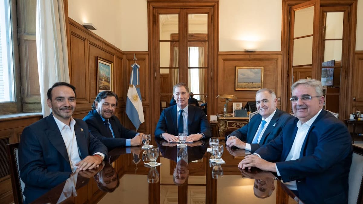 Con el Presupuesto 2027 y el proyecto para eliminar las PASO como ejes, Santilli se reunió con gobernadores en Casa Rosada