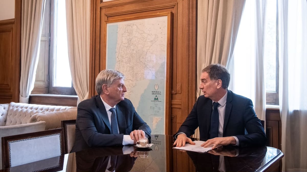 Plata para las cajas y obras del Procrear: el trasfondo del encuentro entre Santilli y el gobernadro de La Pampa en la Casa Rosada