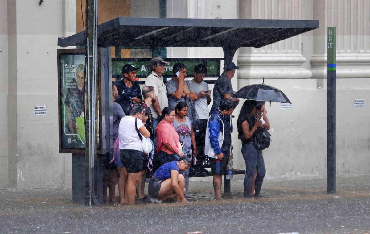 Diluvio e inundación en la Ciudad. Foto: NA.
