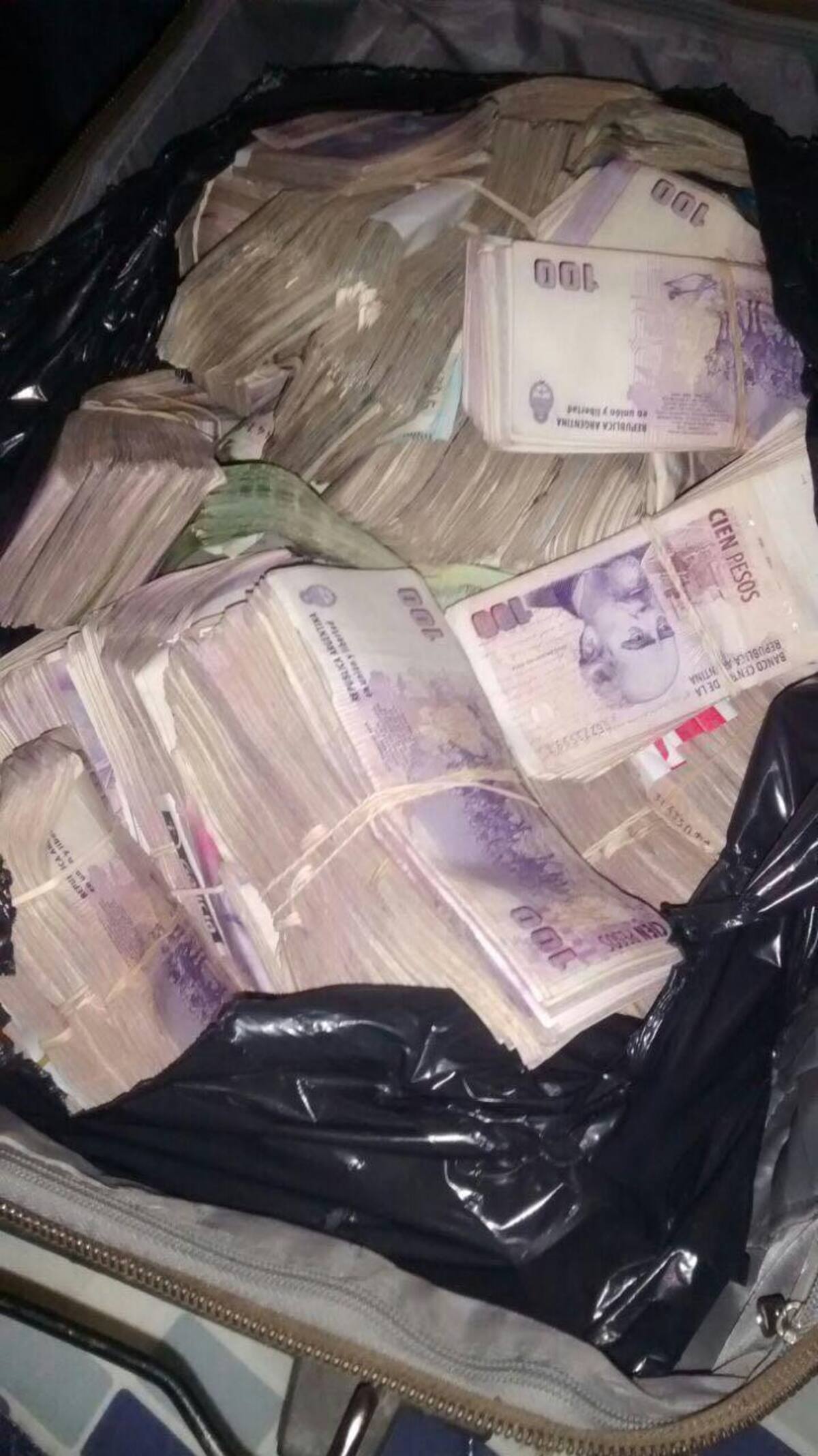 Dinero hallado en operativo en UOCRA Bahia Blanca