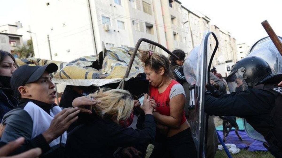 Disturbios en Villa Lugano, Policía