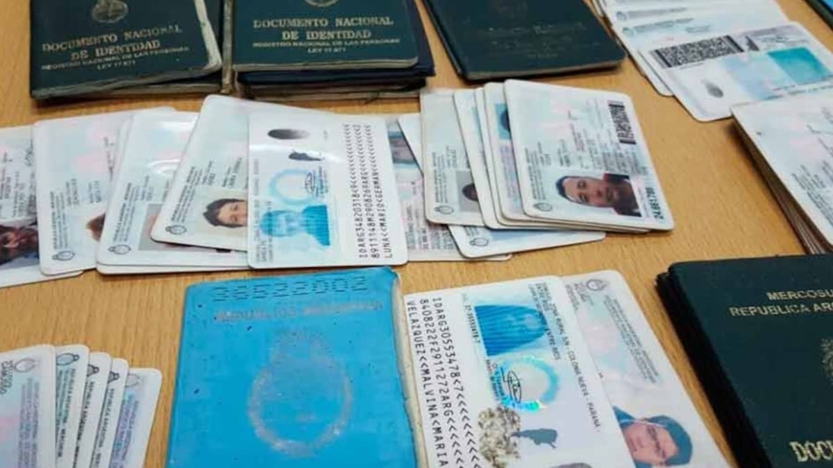Tras los últimos cambios: ¿es obligatorio renovar el DNI y el Pasaporte argentino en 2026?