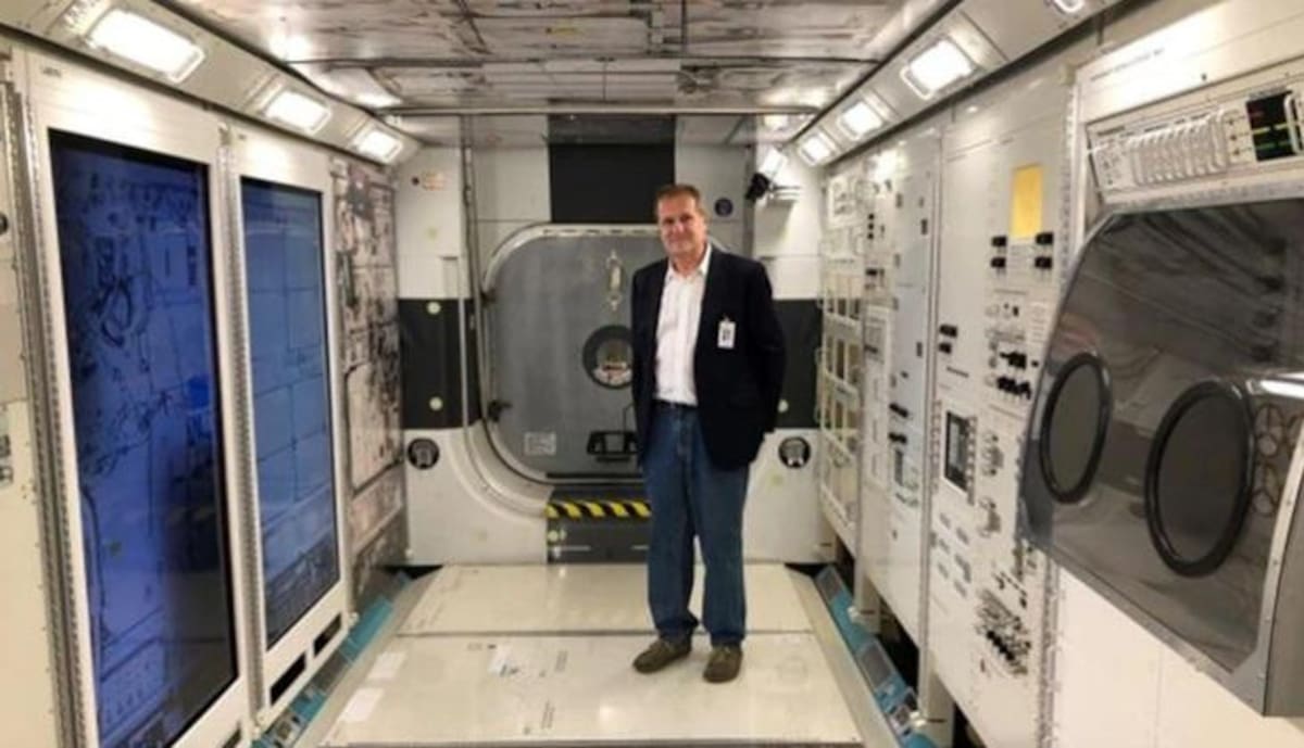 Doctor Stephan Moll ayudó a la tripulación de la NASA