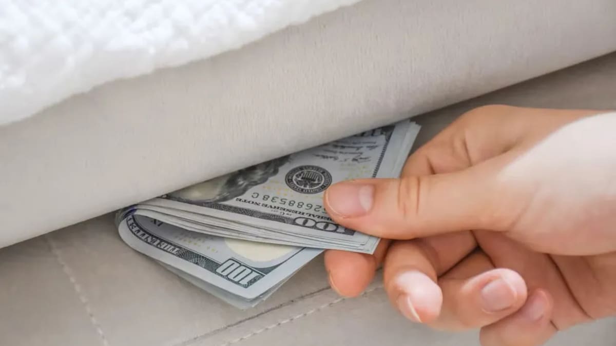 El Gobierno reglamentó la Ley de Inocencia Fiscal: las claves de la norma que busca activar los “dólares bajo el colchón”