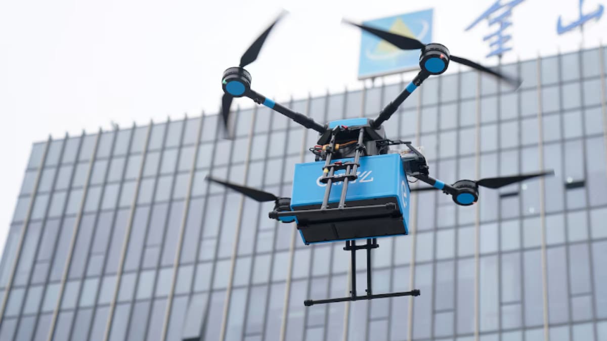 Los drones también podrían emplearse en tareas de supervisión, vigilancia y hasta actividades de rescate. Foto: Reuters.