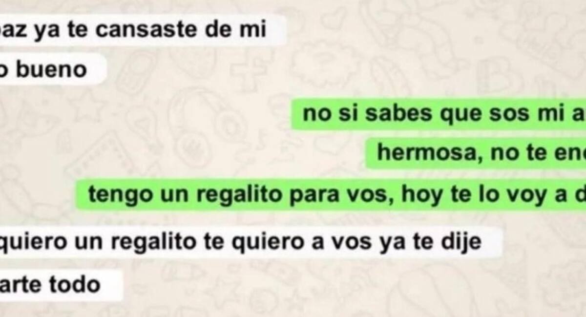 Echan a profesora que enviaba mensajes