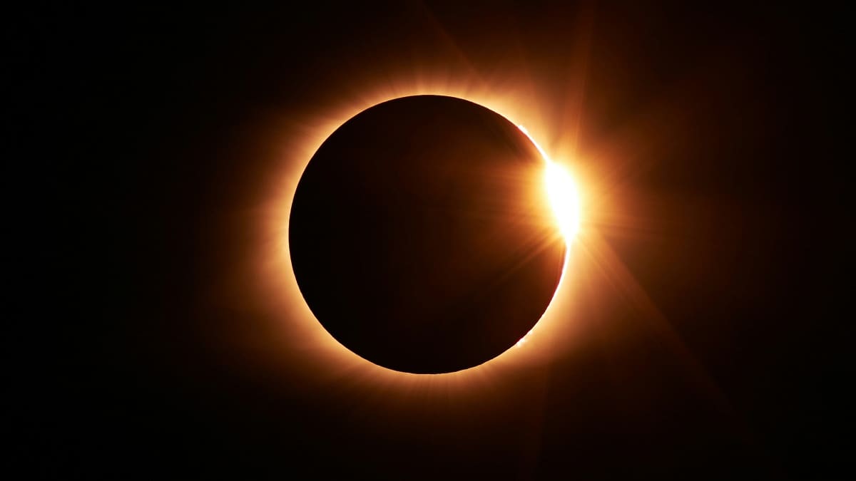 Eclipse solar anular del martes 17 de febrero: horario y lugares en los cuales podrá verse en la Argentina