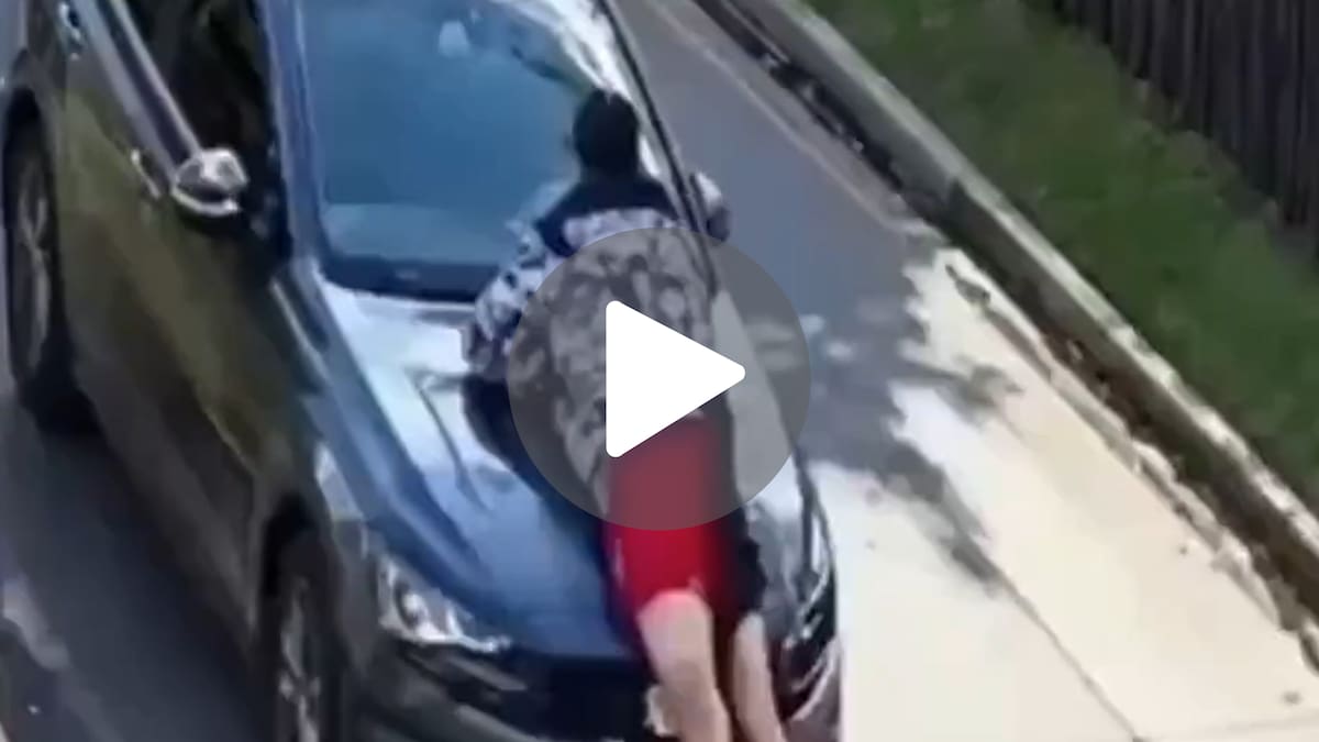 Tiroteo, muerte y una fuga insólita: un policía se enfrentó a tiros con delincuentes y uno escapó colgado del capot de un auto