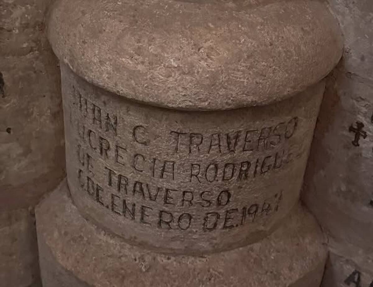 El altar en memoria de Juan María Traverso. Foto: Instagram @paulatraversook