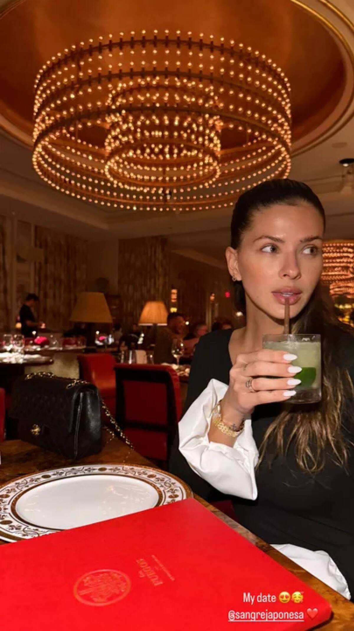 El anillo de diamantes que le regaló Icardi a la China. Foto: Instagram.