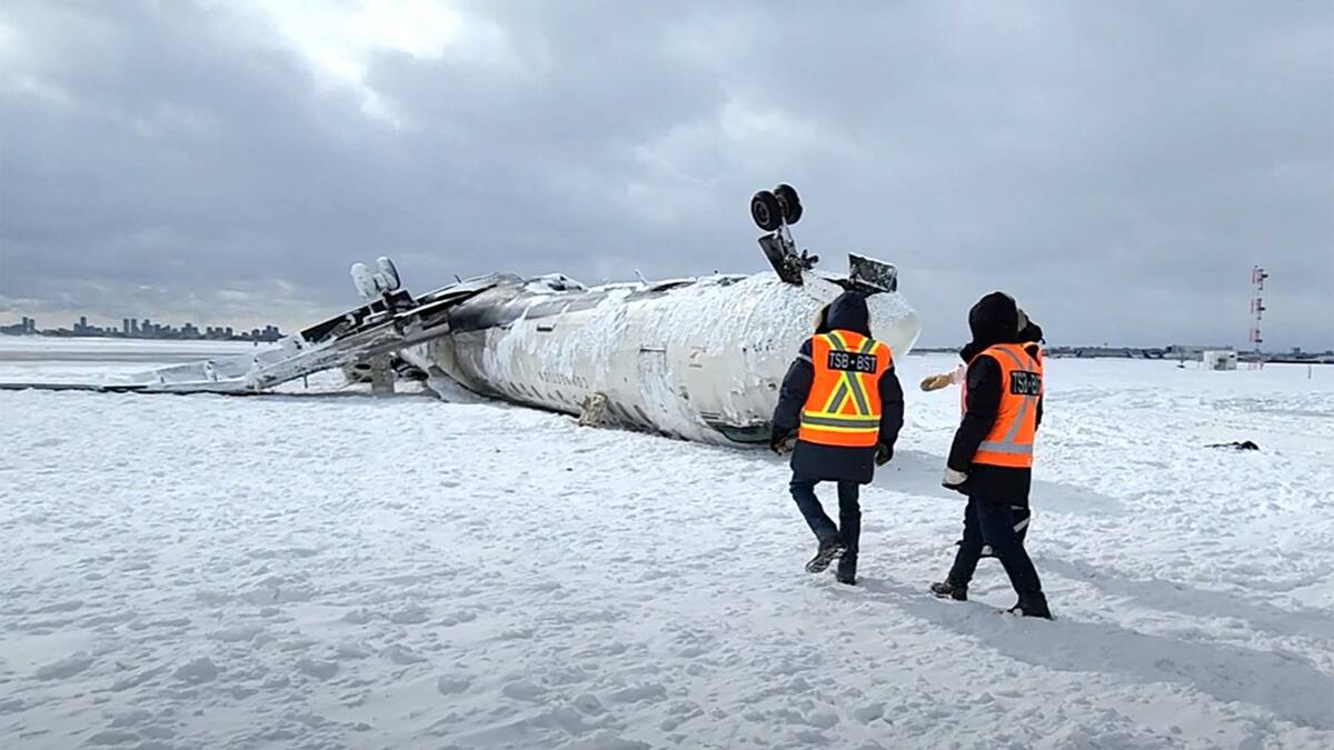 El avión de Delta cuyo aterrizaje forzoso causó decenas de heridos. Foto: Reuters.