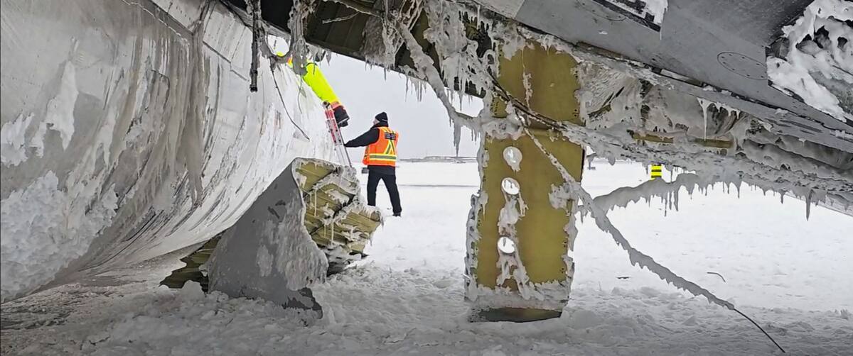El avión de Delta cuyo aterrizaje forzoso causó decenas de heridos. Foto: Reuters.