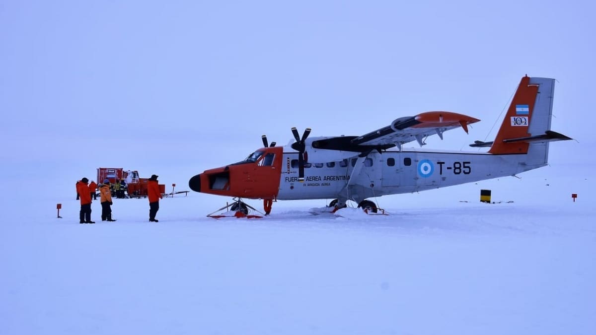 Histórico regreso a la Antártida: la Fuerza Aérea Argentina volvió a operar con los aviones Twin Otter en la Base Marambio