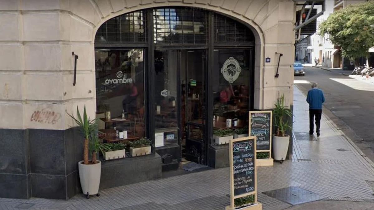 El bar donde fue abandonada una mujer en Rosario. Foto: Google Maps.
