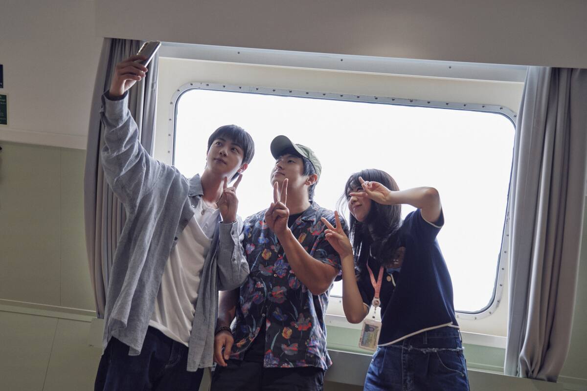 El bizarro hostal de Kian84. Foto: Netflix.