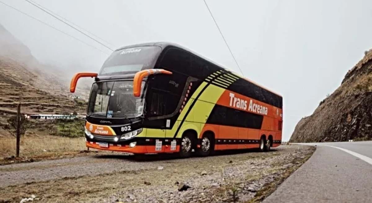 El colectivo que rompe records con el recorrido más largo. Fuente: Facebook Trans Acreana
