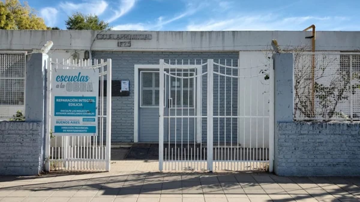El colegio de Bahía Blanca donde sucedió el ataque. Foto: NA