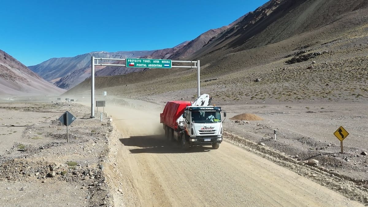 Uniendo Sudamérica bajo tierra: el corredor bioceánico de 14 kilómetros que conectará a dos países durante todo el año