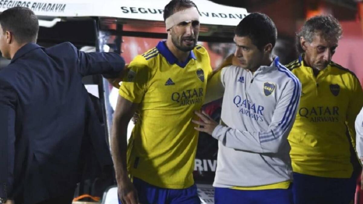 El defensor Carlos Izquierdoz