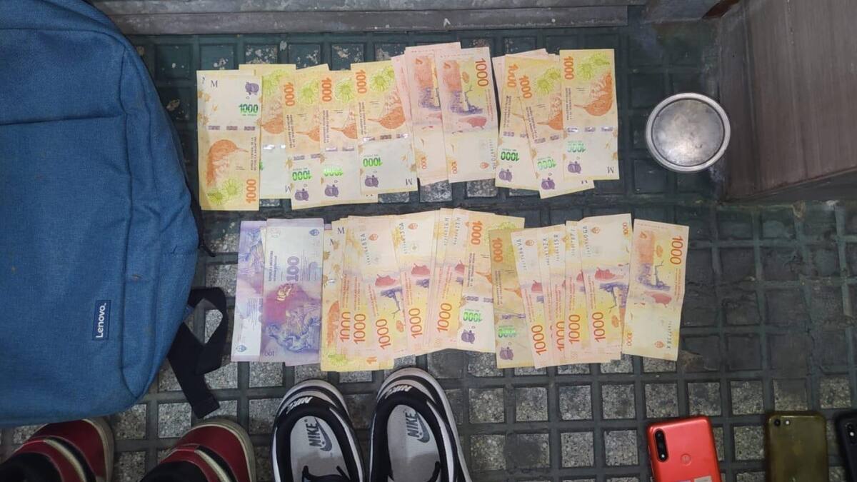 El dinero robado por el hombre araña. Foto: X.