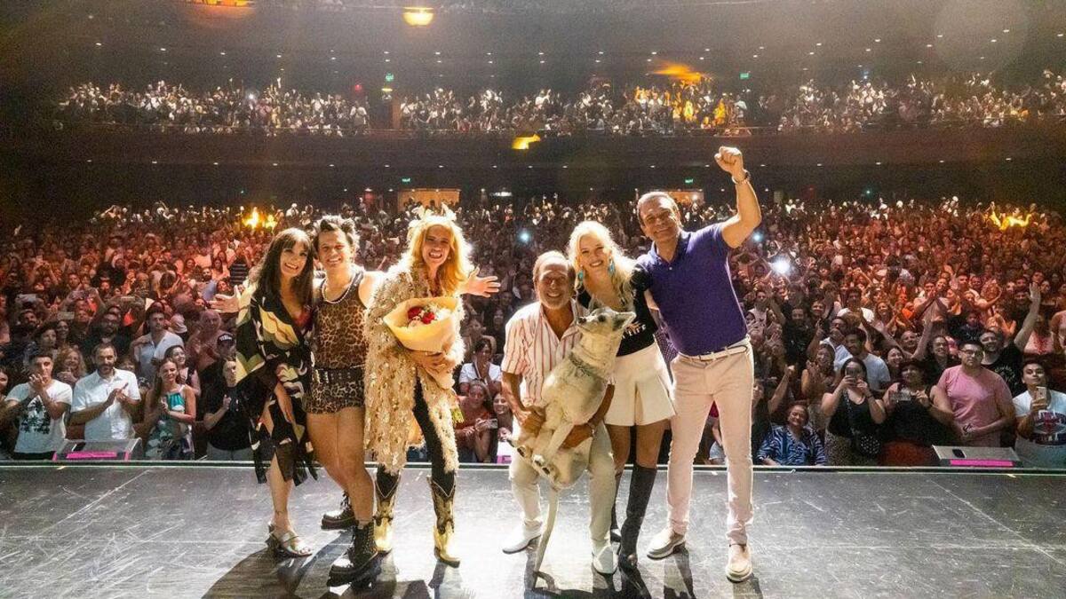 El elenco teatral de Casados con Hijos. Foto: Instagram @casadosconhijosok.