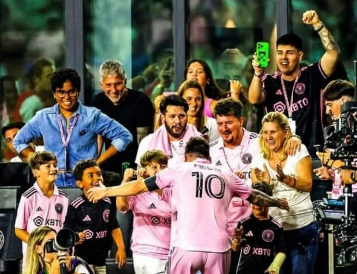 El festejo de Messi junto a toda su familia en Inter Miami. Foto: Instagram @matu_messi10.