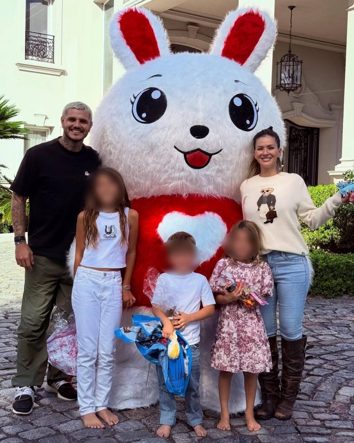 El festejo de Pascuas de Mauro Icardi y la China Suárez. Foto: Instagram @sangrejaponesa