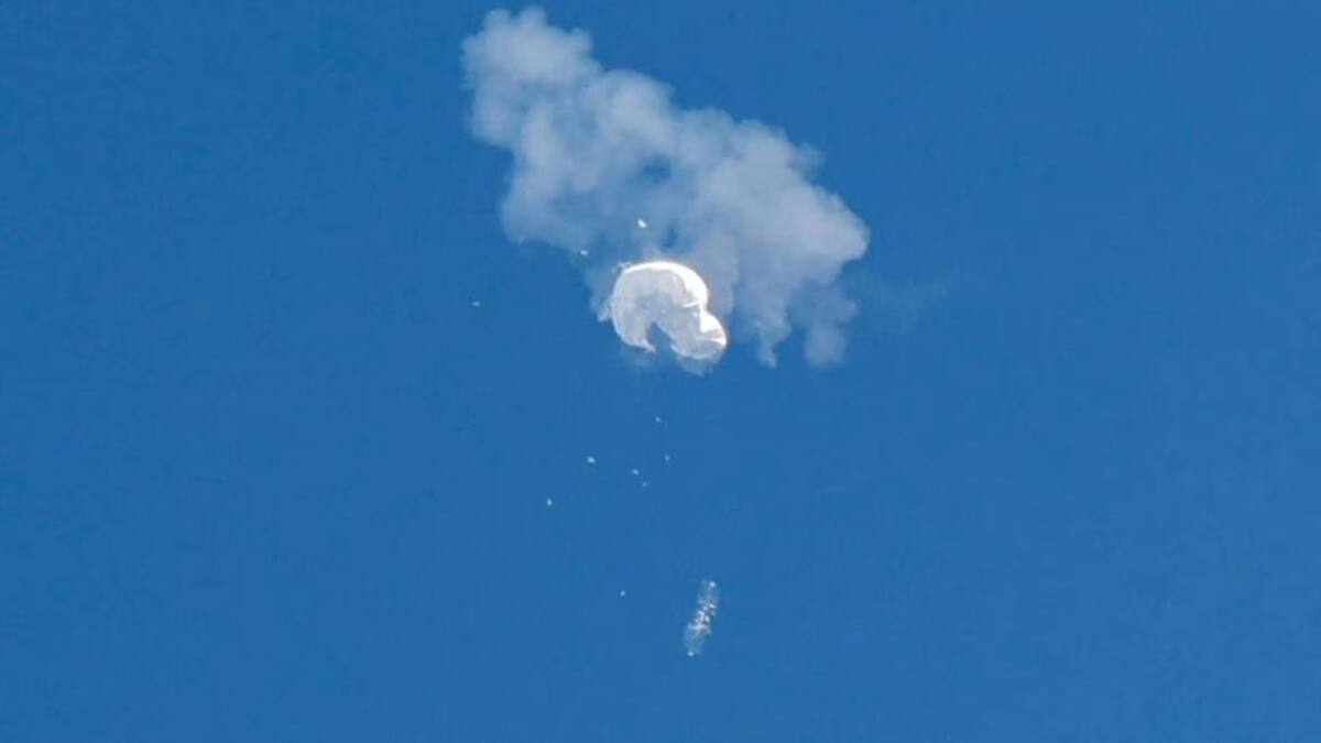 El globo chino derribado frente a la costa de Surfside Beach, en Carolina del Sur, la semana pasada. Foto: REUTERS