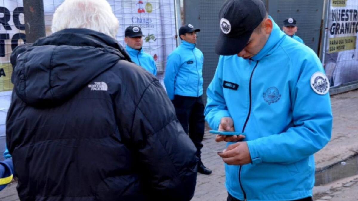 El Gobierno aclaró que la Policía Federal no será la encargada de chequear que los hinchas estén vacunados