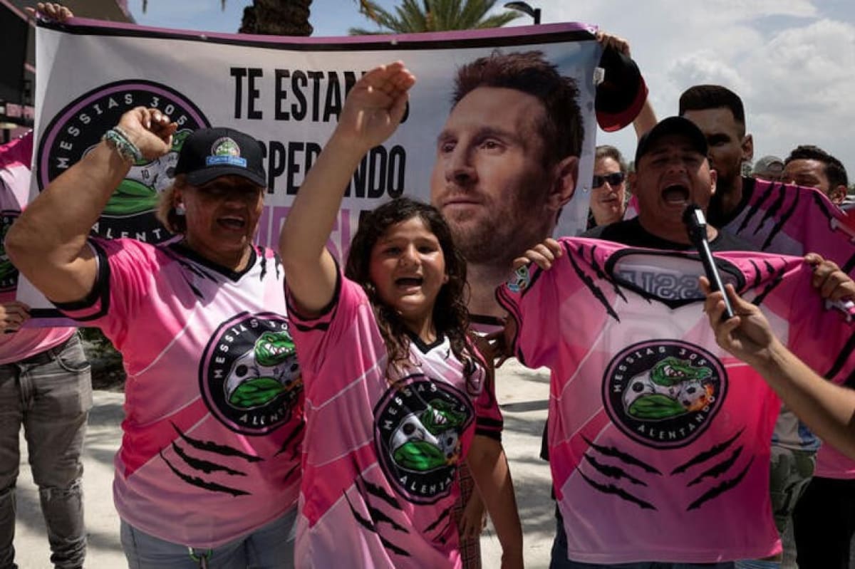 El grupo "Messias 305" le puso color a la llegada de Leo al Inter Miami. Foto: Reuters.