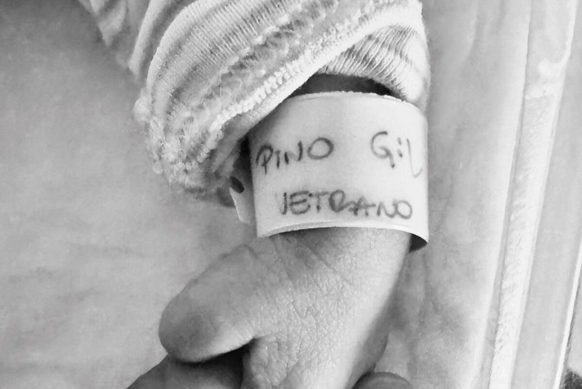 El hijo de Cande Vetrano y Andrés Gil se llama Pino. Foto: Instagram @candelivetrano.