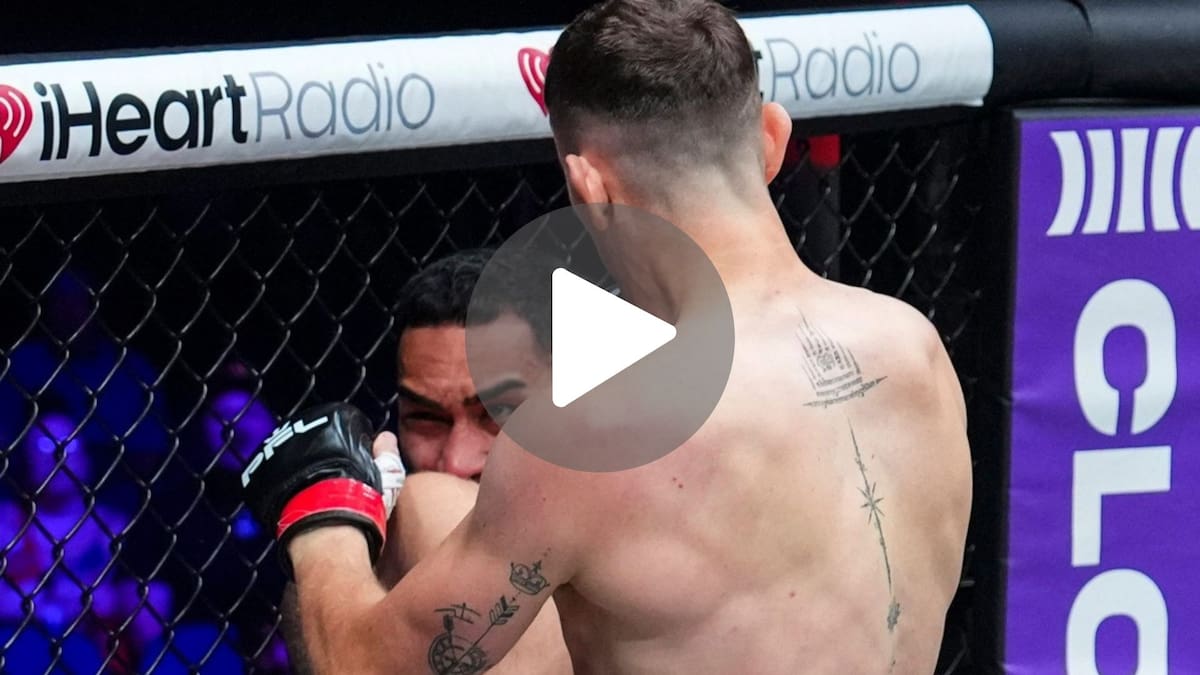Impactante nocaut en una pelea de MMA: un luchador le voló el protector bucal a su rival de un brutal rodillazo