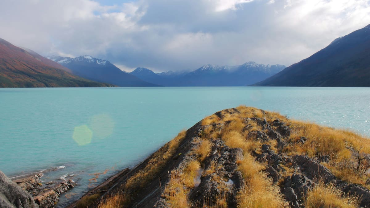 Un paraíso en plena Patagonia: el lago más grande de Argentina que enamora a los turistas por su color turquesa