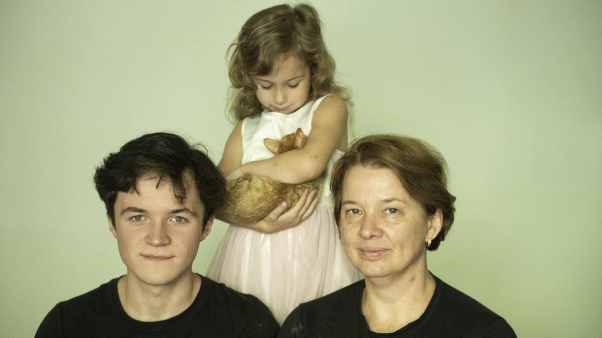 El largo viaje desde Ucrania de la pequeña Sofía para encontrarse con su abuela Alla en Buenos Aires. Télam