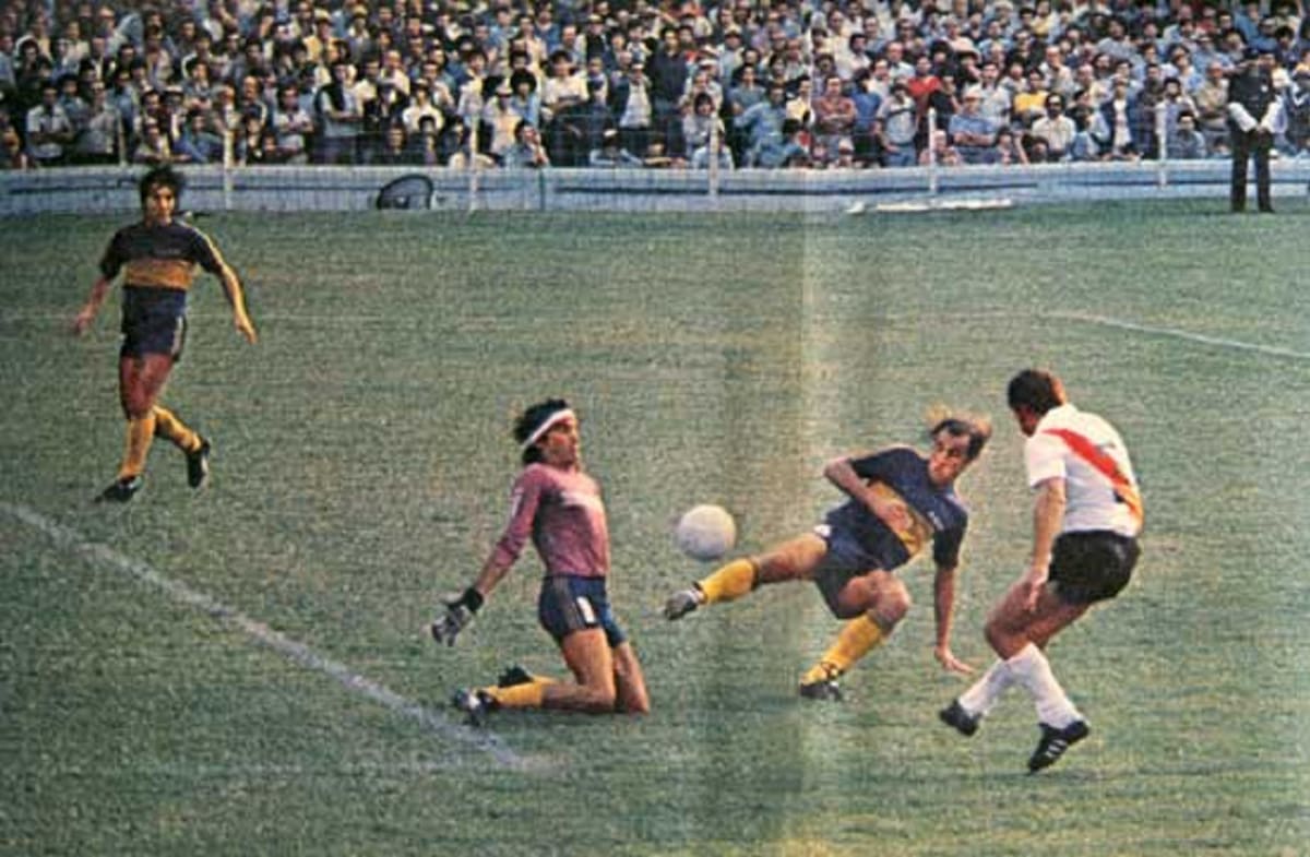 El "Loco" Gatti haciendo "La de Dios".