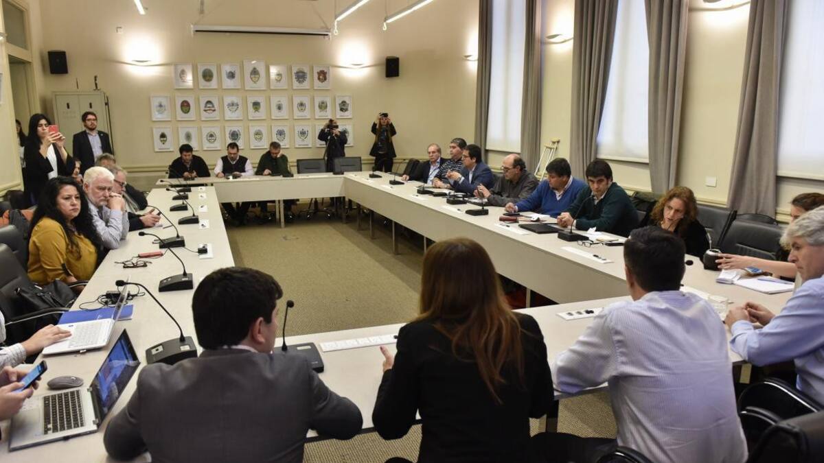 El ministro de Educación, Alejandro Finocchiaro, y los gremios docentes universitarios - NA