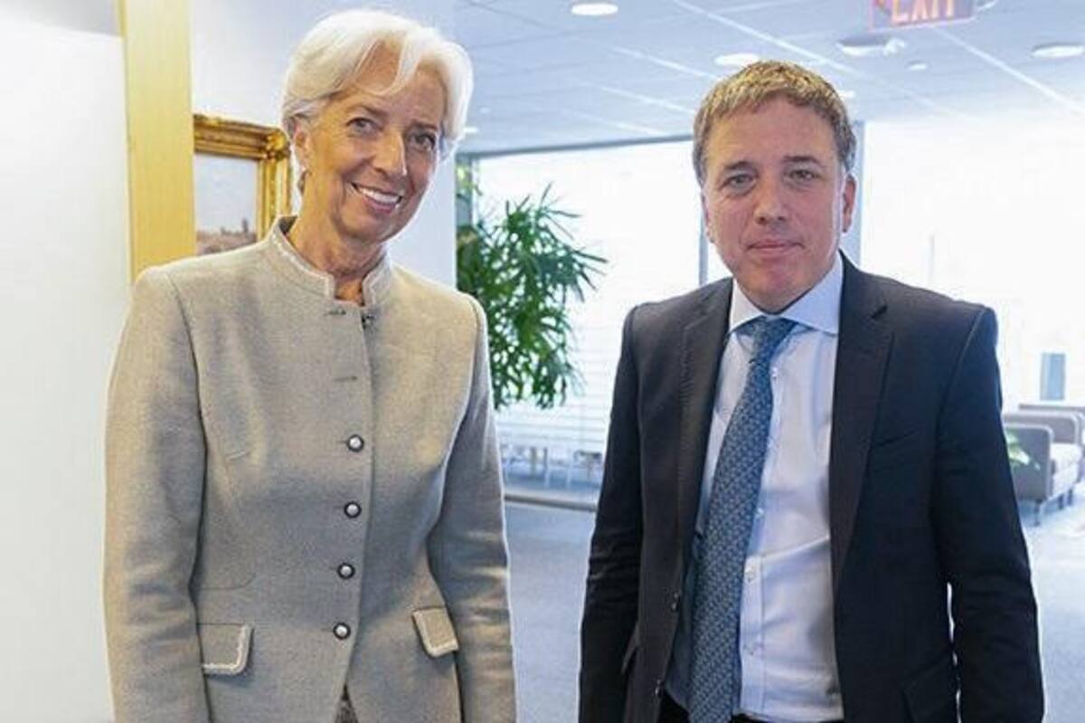 El ministro de Hacienda, Nicolás Dujovne, y la jefa del FMI, Christine Lagarde, NA