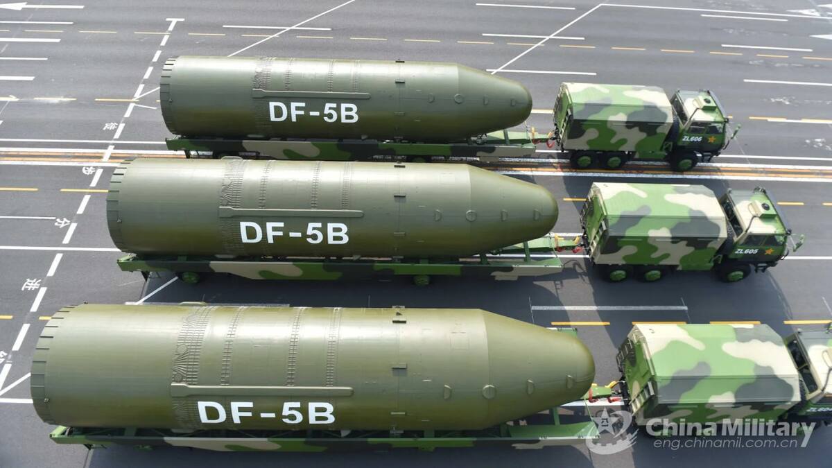 El misil balístico intercontinental DF-5B de China. Foto: Ejército chino