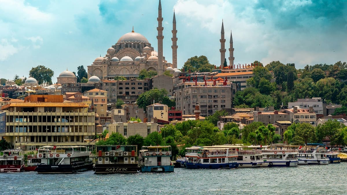Descubierto en Estambul: cómo es el misterioso túnel de 160 metros que reescribe 15 siglos de historia