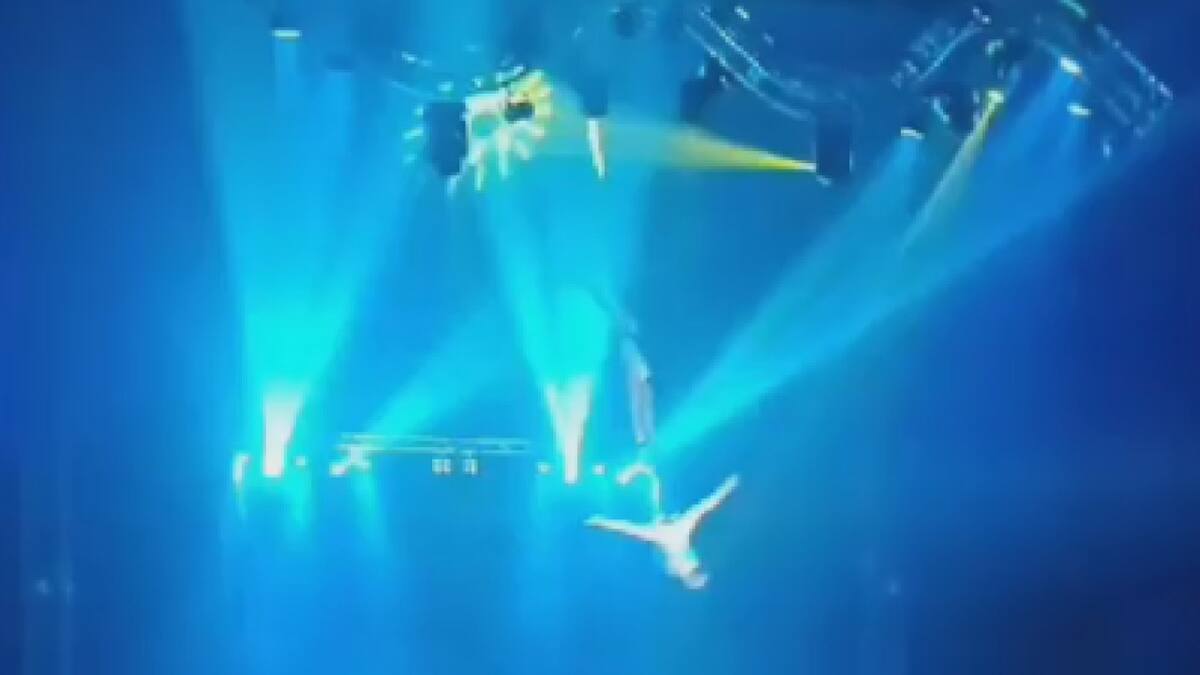 El momento del accidente de los trapecistas. Foto: captura de video
