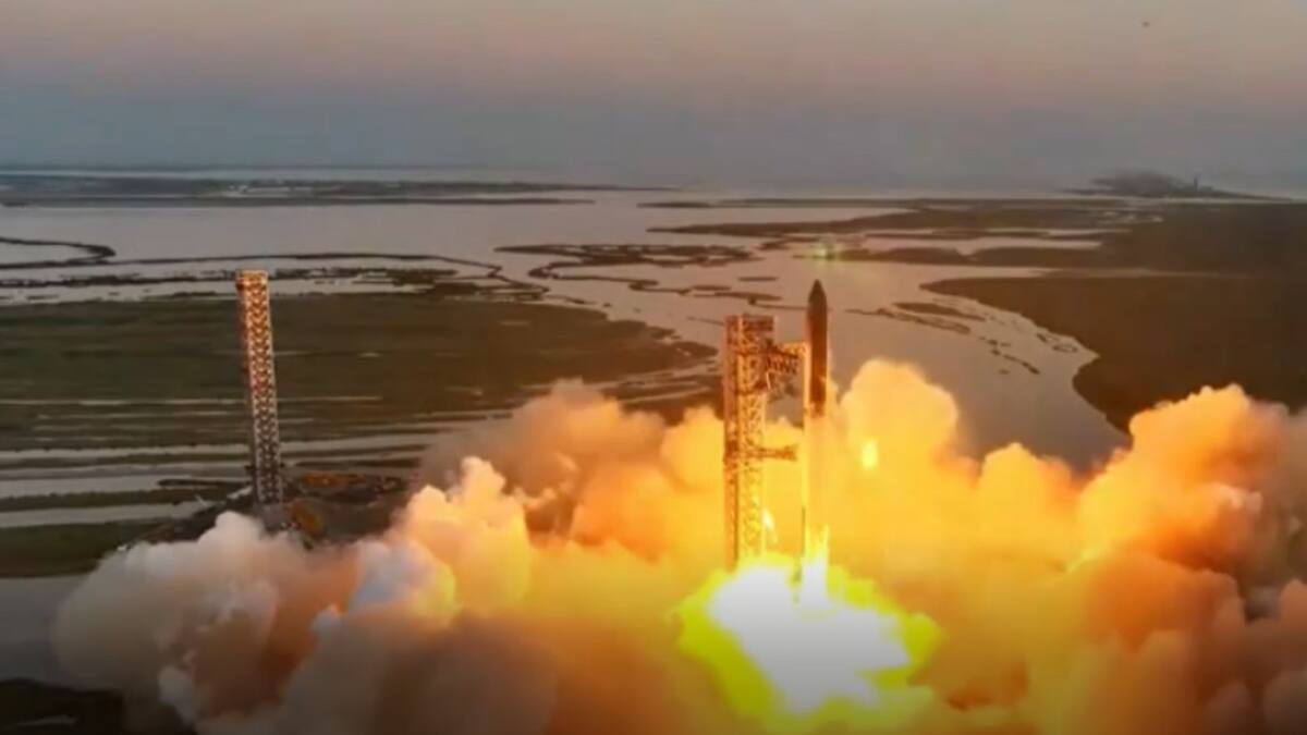El momento del despegue en la quinta prueba con éxito del lanzamiento de Starship de SpaceX. Foto: Captura de video.