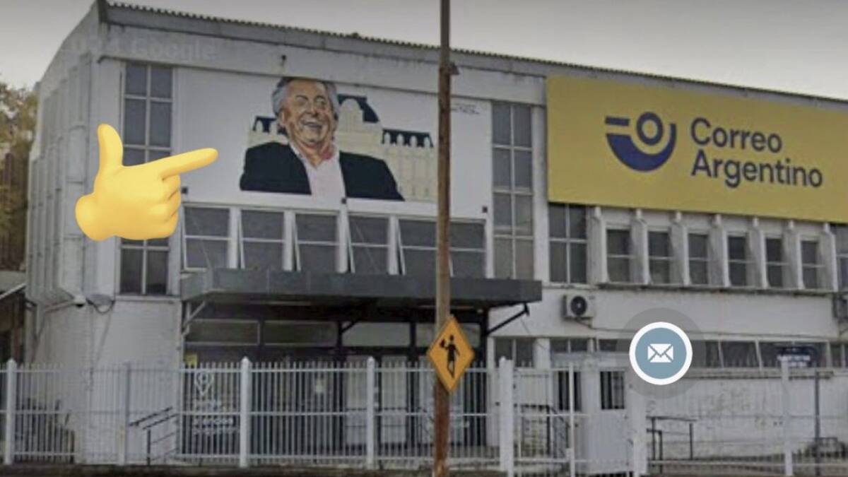 El Gobierno tapó un mural de Néstor Kirchner en la sede del Correo Argentino en Retiro