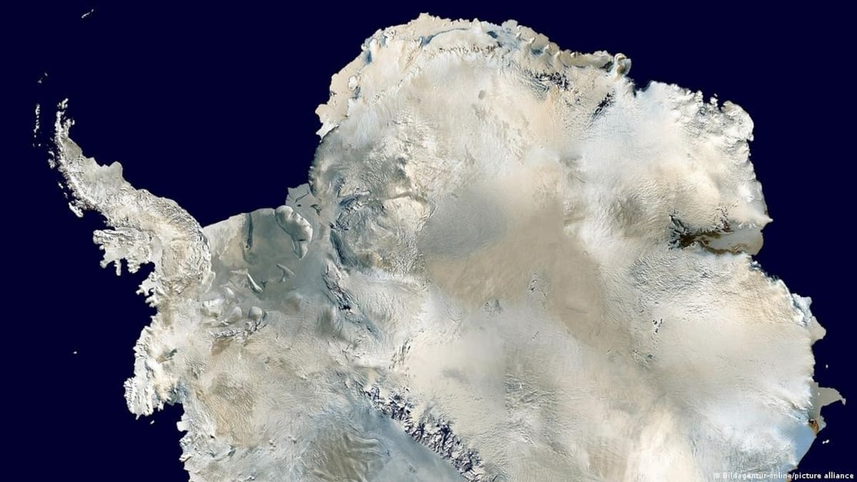 El paisaje oculto bajo el hielo antártico mostró cañones profundos, valles y sistemas montañosos de dimensiones continentales.