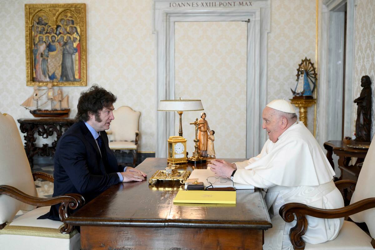 El papa Francisco con Javier Milei en el Vaticano, el 12 de febrero de 2024. NA