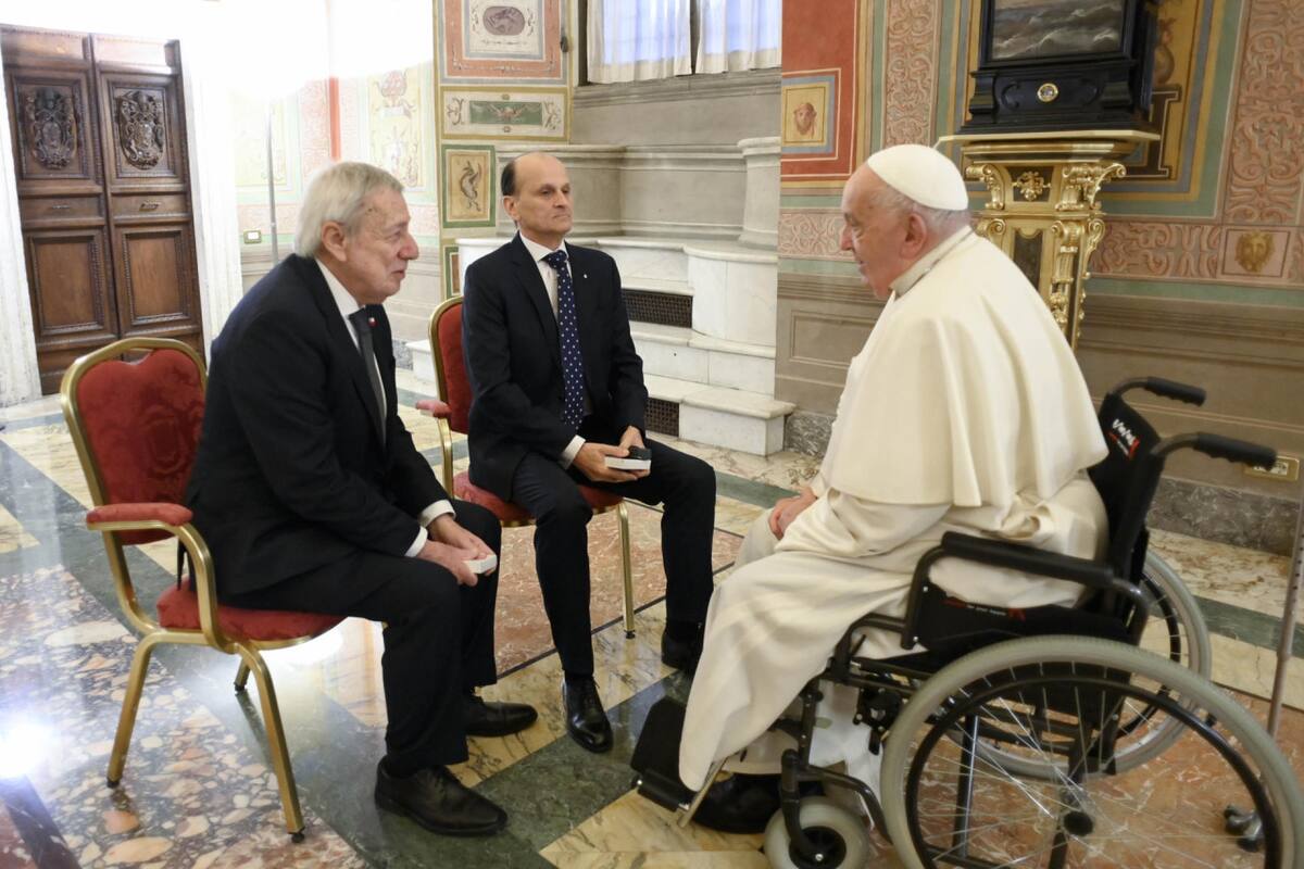 El papa Francisco en la ceremonia por el Tratado de Paz y Amistad entre Argentina y Chile. Foto: EFE.