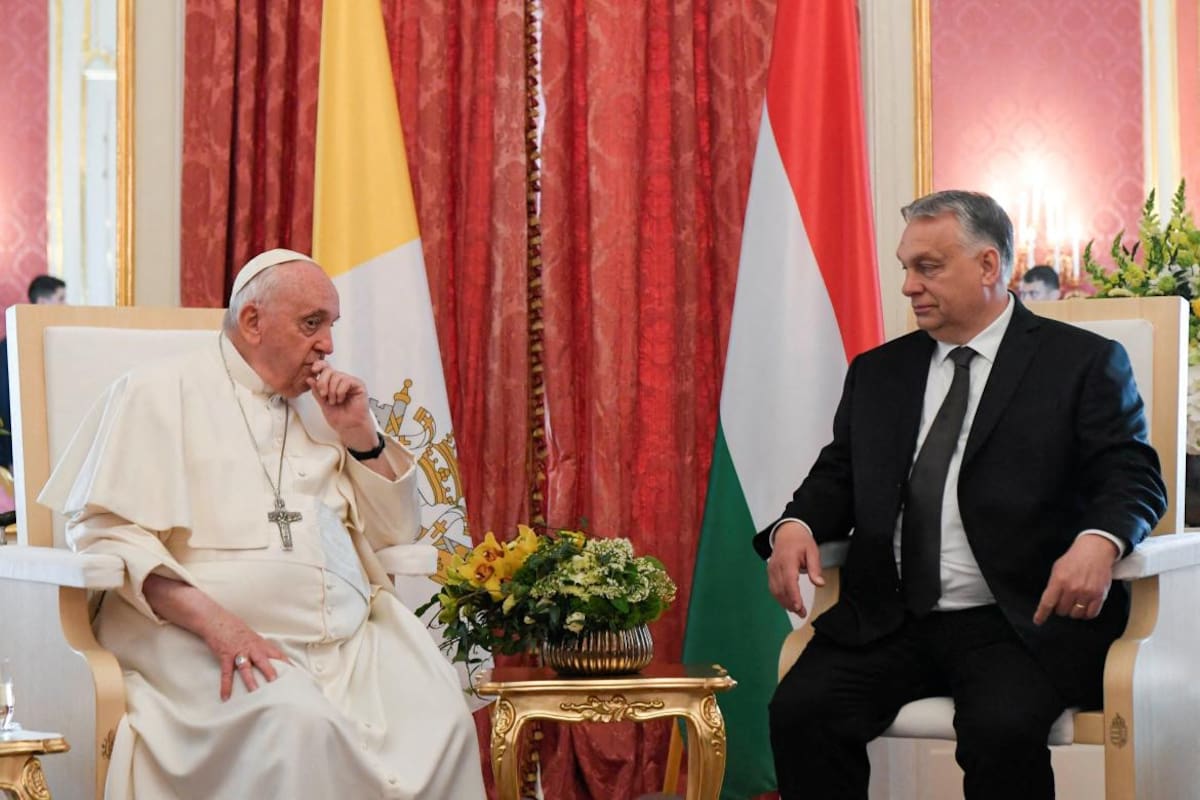 El papa Francisco junto a la primer ministro húngaro, Viktor Orbán. Foto: Reuters.