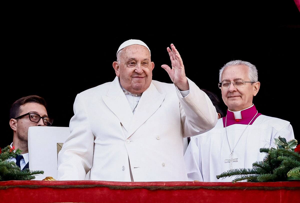 El Papa Francisco pronuncia su tradicional discurso Urbi et Orbi del día de Navidad en el Vaticano. Foto: Reuters.
